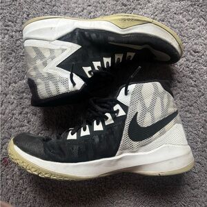 NIKE Zoom Devosion in Color “Black, Metallic, Silver” Men’s size 10.5